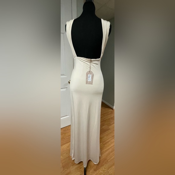 NWT MESHKI Malia Slinky Ruched Maxi Dress in Ivory - Size M - Picture 3 of 7
